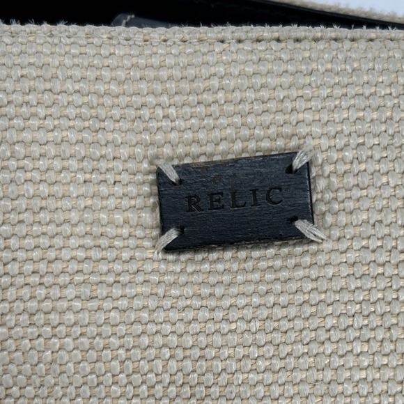 Relic Womens Colorblock Woven Shoulder Bag Black Cream Flower Charm Tote - Picture 4 of 9